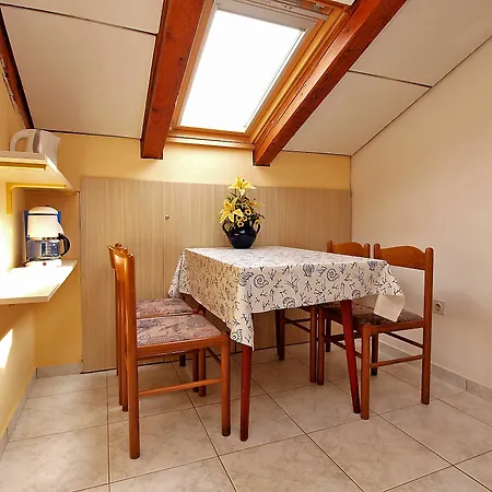 Apartment Neven 810 Medulin