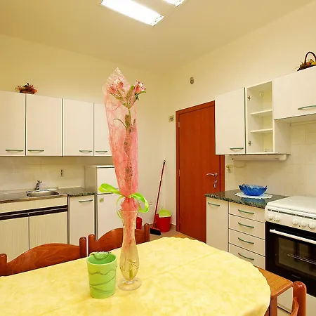 Apartment Neven 810 Medulin