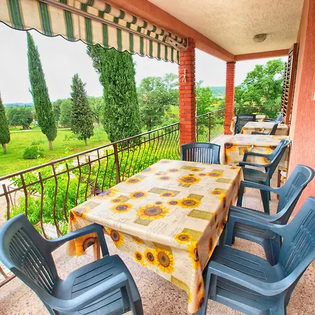 Apartment Neven 810 Medulin